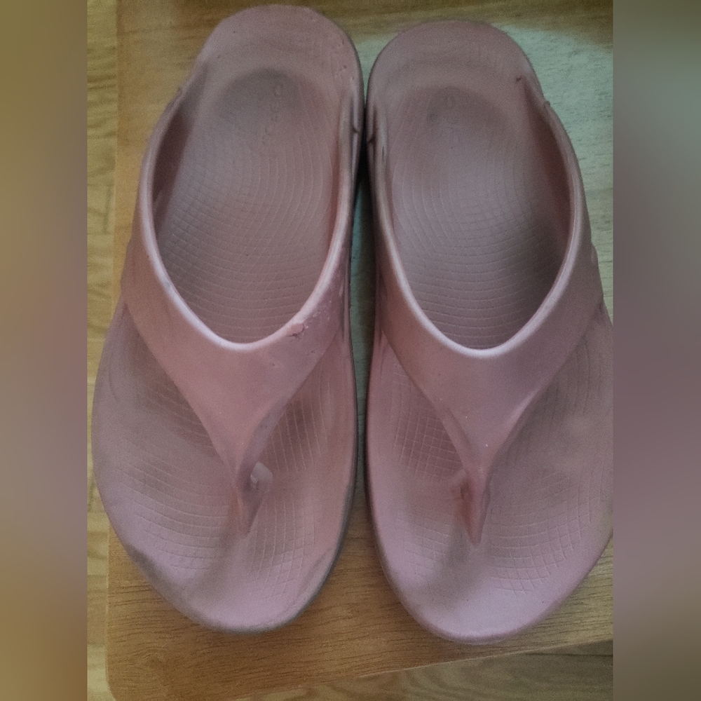 Oofos Men's OOriginal Recovery Sandal Salmon sz 10